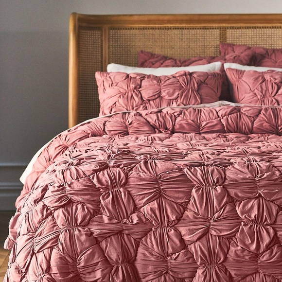 Anthropologie Other - Anthropologie
Constance Cotton Jersey Cloud Quilt